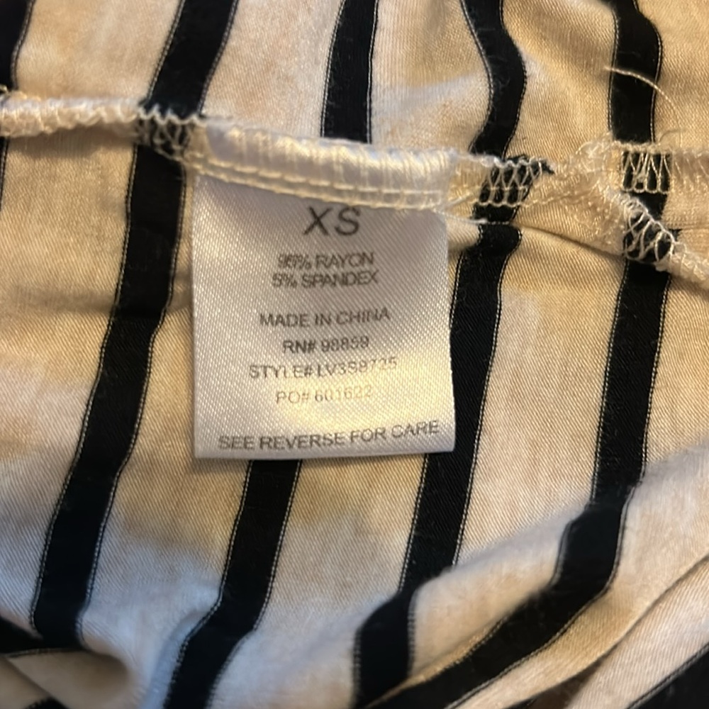 Olive & Oak/Anthropologie Striped Black and White Women's Top - Picture 5 of 6